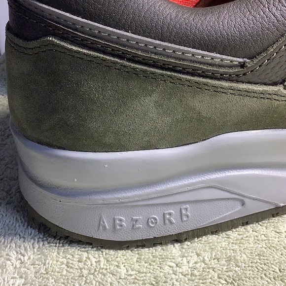New Balance Suede Abzorb casual Fashion Sneakers -Never Worn! - Picture 2 of 8